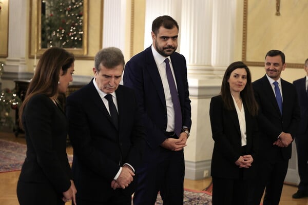 Live η ορκωμοσία των νέων υπουργών και υφυπουργών της κυβέρνησης