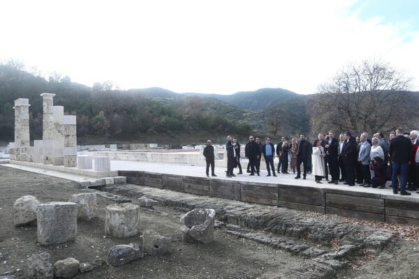 Εγκαίνια