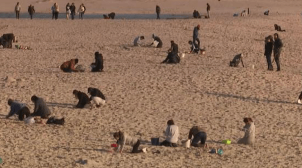 Περιβαλλοντικό πρόβλημα στην Ισπανία- Εκατομμύρια πλαστικά σφαιρίδια ξεβράστηκαν σε ακτές