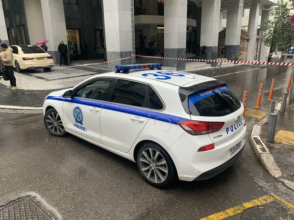 Ύποπτη βαλίτσα στο κέντρο της Αθήνας- Αποκλεισμένο τμήμα του κέντρου