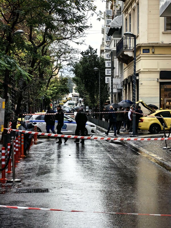 Ύποπτη βαλίτσα στο κέντρο της Αθήνας- Αποκλεισμένο τμήμα του κέντρου