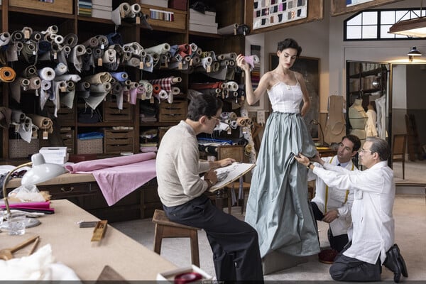 Cristóbal Balenciaga: Η ζωή και οι εμμονές του απόλυτου couturier