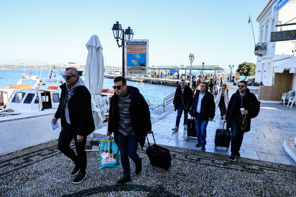 Στις Σπέτσες οι βουλευτές του ΣΥΡΙΖΑ, για απολογισμό