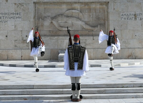 Δημοσκόπηση GPO και Metron Analysis: Ηχηρό «ναι» στο γάμο των ομόφυλων ζευγαριών