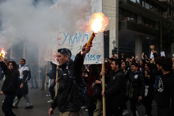 Στιγμιότυπα από το πανεκπαιδευτικό συλλαλητήριο 