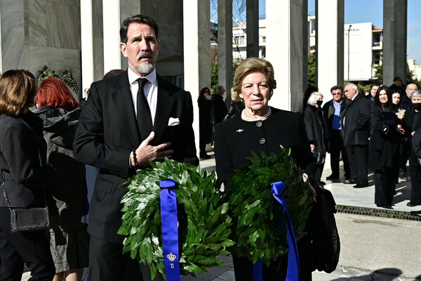 Πλήθος κόσμου και συγκίνηση στην κηδεία της Αιμιλίας Γερουλάνου