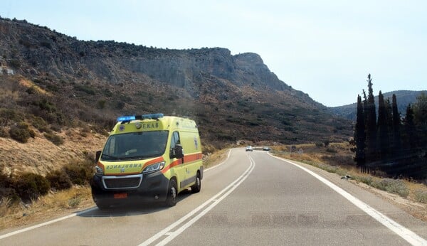 ΠΟΕΔΥΝ: Καταγγέλλει παράνομες αναθέσεις σε εταιρείες ιδιωτικών ασθενοφόρων 