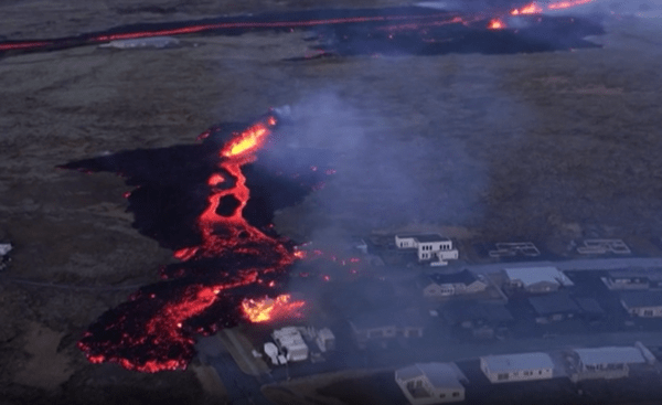 Ισλανδία: Οι κάτοικοι του Γκρίνταβικ ίσως δεν επιστρέψουν ποτέ- Η λάβα έκαψε τα σπίτια τους