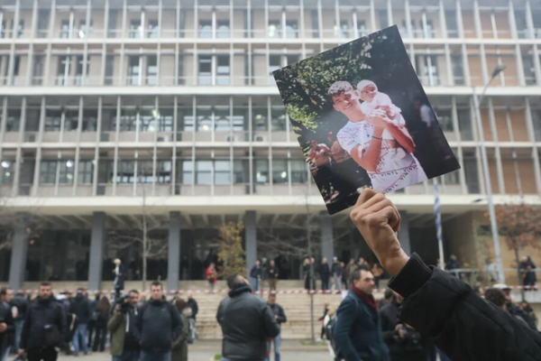 Σε δίκη για ανθρωποκτονία ο αστυνομικός που σκότωσε τον 16χρονο Κώστα Φραγκούλη