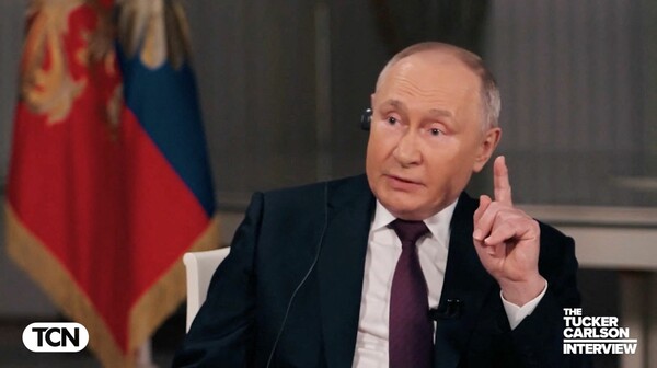 87 εκατομμύρια προβολές έφτασε η συνέντευξη Πούτιν στον Τάκερ Κάρλσον