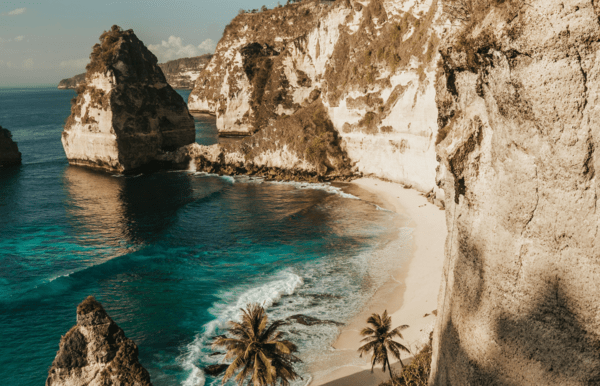 Μπαλί: Οι ξένοι τουρίστες θα πληρώνουν 9ευρώ για να μπουν στο νησί από την ημέρα του Αγίου Βαλεντίνου