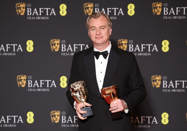 BAFTA 2024- Oppenheimer: Ο Κρίστοφερ Νόλαν ευχαρίστησε όσους αγωνίστηκαν για τον πυρηνικό αφοπλισμό