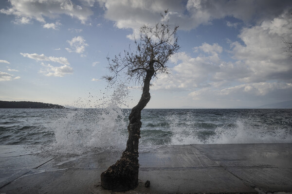 Άστατος ο καιρός σήμερα με μικρή πτώση θερμοκρασίας στα νότια