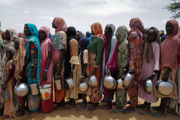 Στο χείλος της κατάρρευσης το Σουδάν- Το 95% των κατοίκων δεν έχει τη δυνατότητα για ένα πλήρες γεύμα την ημέρα
