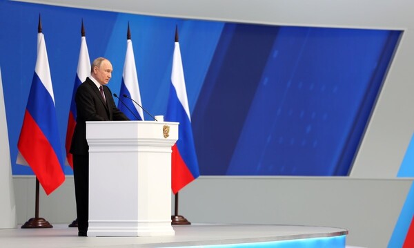 Ο Πούτιν απειλεί με πυρηνικό πόλεμο αν το ΝΑΤΟ στείλει στρατό στην Ουκρανία