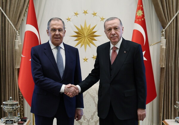 Στην Τουρκία ο Λαβρόφ - Συναντήσεις με Ερντογάν και Φιντάν