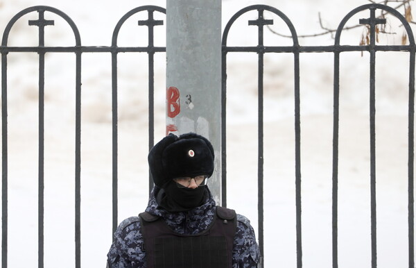 Τώρα η κηδεία του Αλεξέι Ναβάλνι - Να συλλάβει τους παρευρισκόμενους απειλεί η Μόσχα