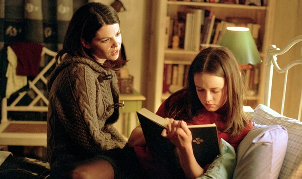 Γιατί το Gilmore Girls είναι η απόλυτη comfort σειρά