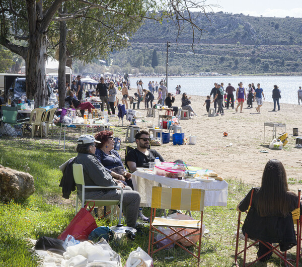 Κούλουμα στην παραλία της Καραθώνας