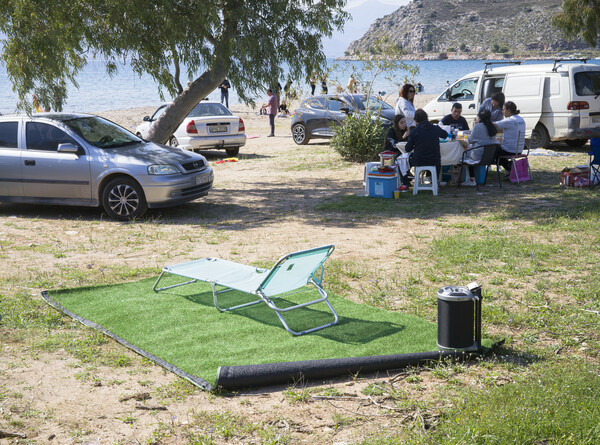 Κούλουμα στην παραλία της Καραθώνας