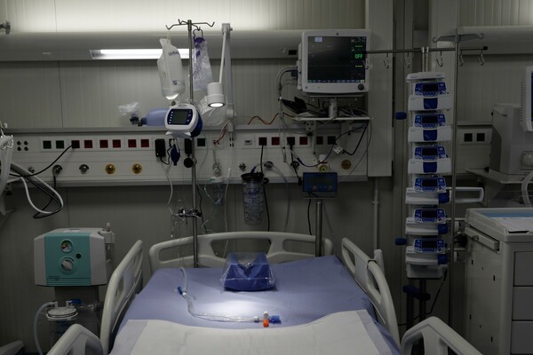 Νέο κρούσμα μηνιγγίτιδας στη χώρα - 42χρονη από την Αμαλιάδα μεταφέρεται στο νοσοκομείο του Ρίου