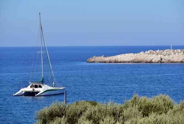 Νησί δίπλα στη Μύκονο πωλείται για... 50 εκατομμύρια ευρώ