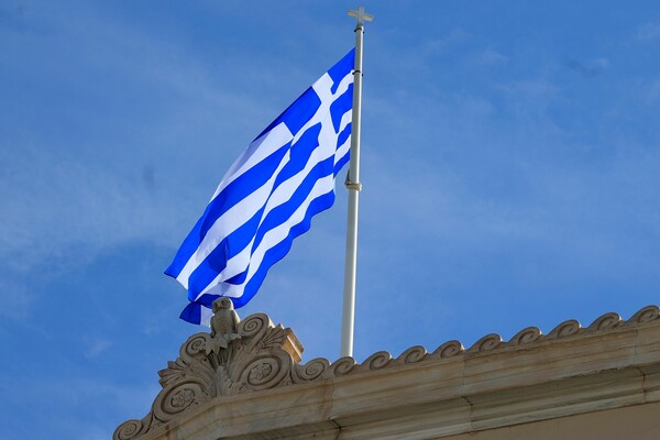 Ο καιρός σήμερα: Παρέλαση με θερμοκρασία έως 22 βαθμούς