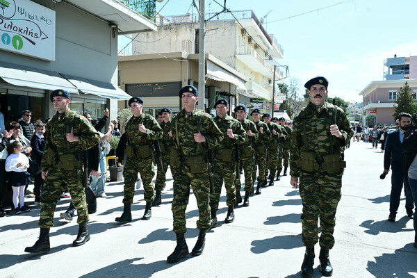 κασσελακης στην παρέλαση