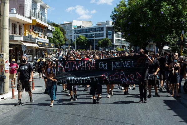 Κάτω από το πεντάστερο υπάρχει παραλία: Για την εκκένωση της Rosa Nera στα Χανιά