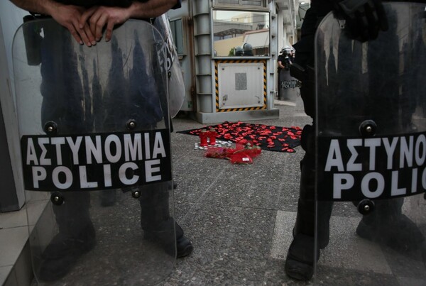 Γυναικοκτονία στους Αγίους Αναργύρους: Η 28χρονη «δεν προσδιόρισε το είδος ενόχλησης από τον πρώην της» λέει η υποδιοικήτρια του ΑΤ