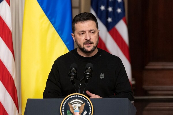 H Ουκρανία «θα χάσει τον πόλεμο» χωρίς την αμερικανική βοήθεια, προειδοποιεί ο Ζελένσκι