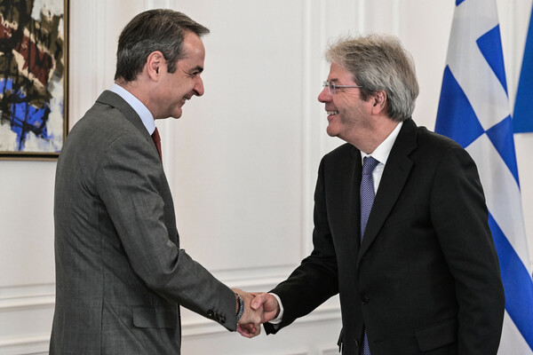 Τζεντιλόνι στον Μητσοτάκη: Έχουμε να διηγηθούμε ένα success story για την Ελλάδα
