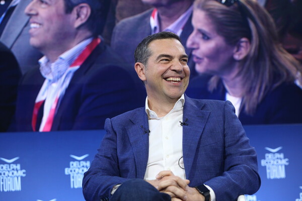 Τσίπρας από τους Δελφούς: Χρειάζεται να παράξουμε πολιτική, όχι μόνο TikTok