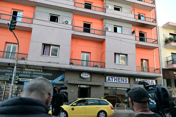 Ένας νεκρός σε φωτιά σε ξενοδοχείο στη Λιοσίων