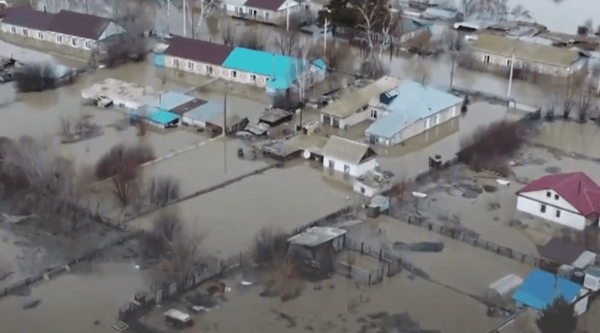 Πλημμύρες: Πάνω από 315.000 άνθρωποι εγκατέλειψαν τα σπίτια τους σε Ρωσία και Καζακστάν