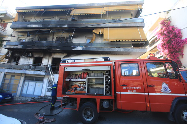 Φωτιά σε διαμέρισmα στη Ριζούπολη– Απεγκλωβίστηκαν έξι ένοικοι της πολυκατοικίας