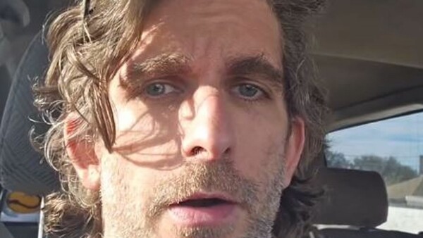 Πέθανε ο άνδρας που αυτοπυρπολήθηκε έξω από τη δίκη του Ντόναλντ Τραμπ