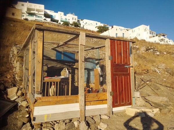 Travelogue: Ένα φωτογραφικό λεύκωμα για τις ελληνικές επινοήσεις που λύνουν καθημερινά προβλήματα.