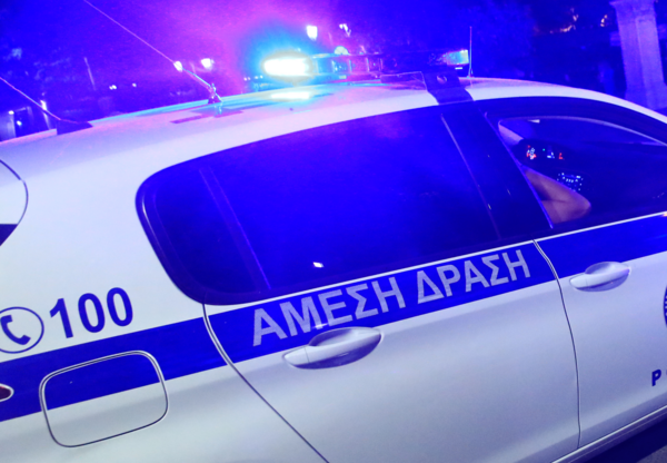 Γλυφάδα: Απόπειρα διάρρηξης σε κατάστημα - Πήγαν να σπάσουν με την όπισθεν τα ρολά 