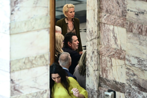 «Κτηνωδία» οι γροθιές του Φλώρου στον Γραμμένο λέει ο Τασούλας- 15 ημέρες εκτός Βουλής