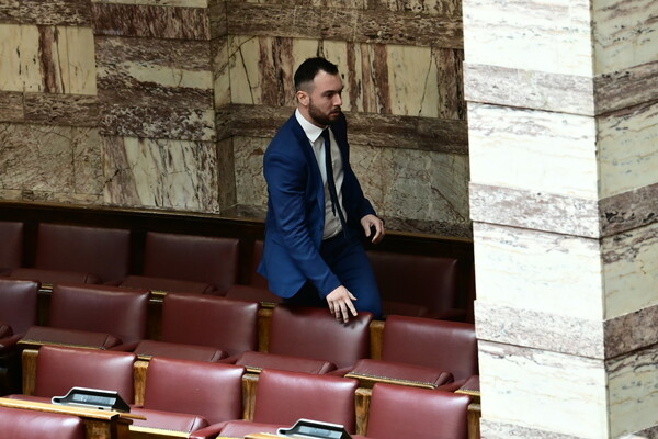 «Κτηνωδία» οι γροθιές του Φλώρου στον Γραμμένο λέει ο Τασούλας- 15 ημέρες εκτός Βουλής