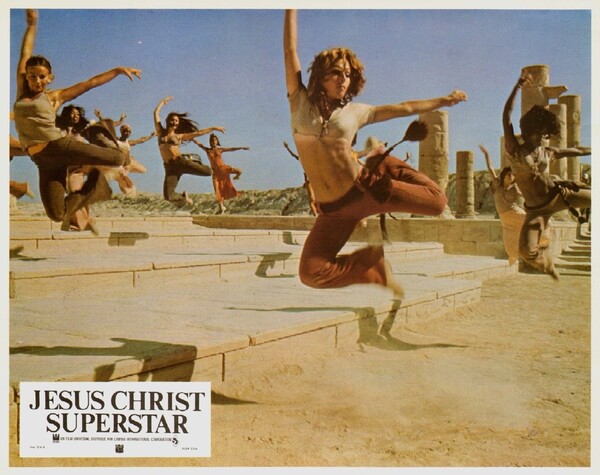 Οι απίστευτες περιπέτειες της ταινίας “Jesus Christ Superstar” στην Αθήνα του 1974, τέτοιες μέρες πριν από 50 χρόνια