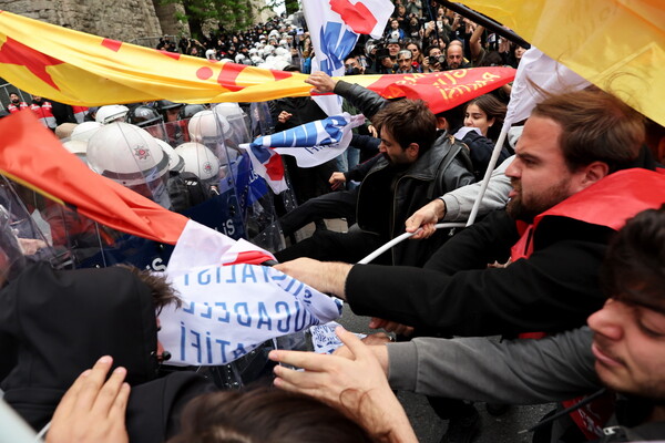Κωνσταντινούπολη: Επεισοδιακή διαδήλωση στην Ταξίμ για την Πρωτομαγιά- Με λαστιχένιες σφαίρες και συλλήψεις απάντησε η αστυνομία