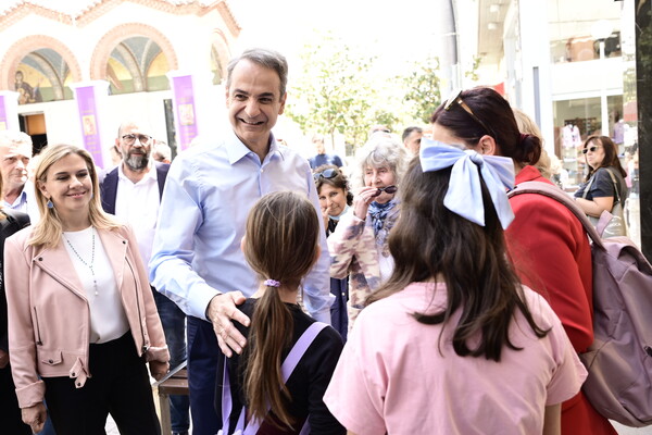 Πασχαλινές, προεκλογικές επισκέψεις για τους πολιτικούς αρχηγούς