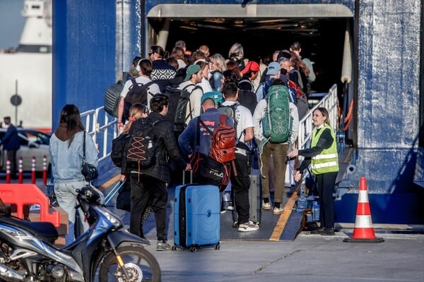 Αναχωρούν και οι τελευταίοι εκδρομείς για το Πάσχα