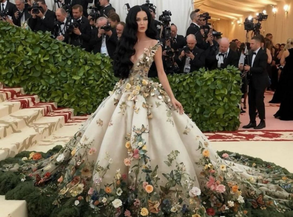 Κέιτι Πέρι: Οι ΑΙ φωτογραφίες της από το Met Gala