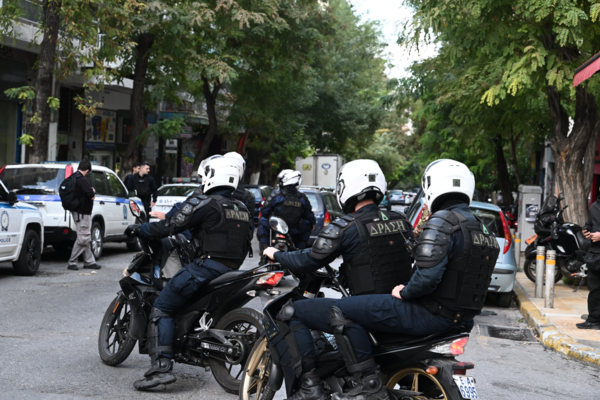 Εξάρχεια: Ένταση μετά από πορεία διαμαρτυρίας - Συνελήφθη μια 19χρονη