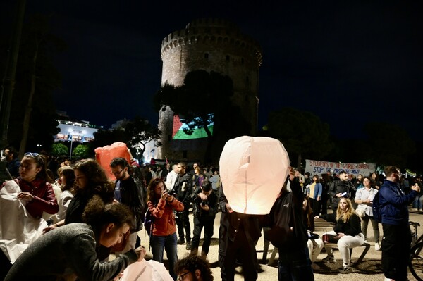 Ξεκίνησε η ολονύχτια αλληλεγγύη στην Παλαιστίνη στα Προπύλαια
