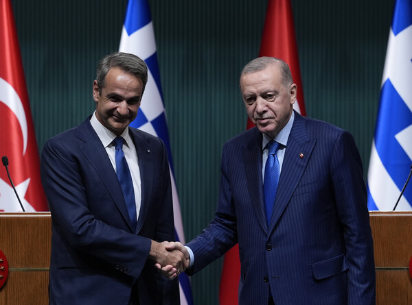 Στην Τουρκία περί τα τέλη 2024 θα συγκληθεί το ανώτατο συμβούλιο συνεργασίας, συμφώνησαν Μητσοτάκης-Ερντογάν