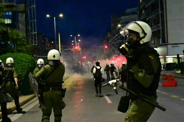 Επεισόδια και προσαγωγές στην πορεία διαμαρτυρίας για την Παλαιστίνη